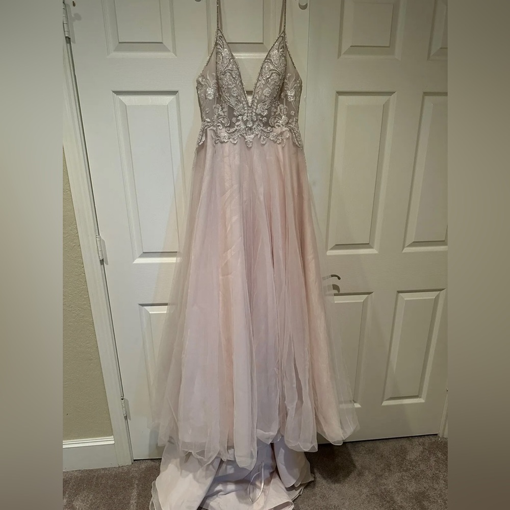 Beautiful unaltered wedding dress!